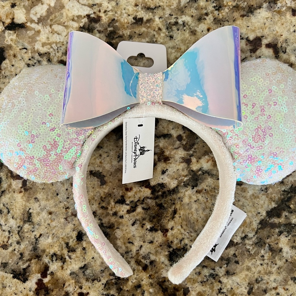 NWT Disney Parks Iridescent Minnie Ears Headband